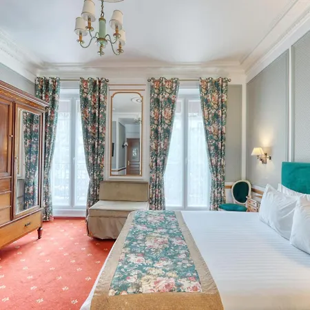Belfast Hotel 4*