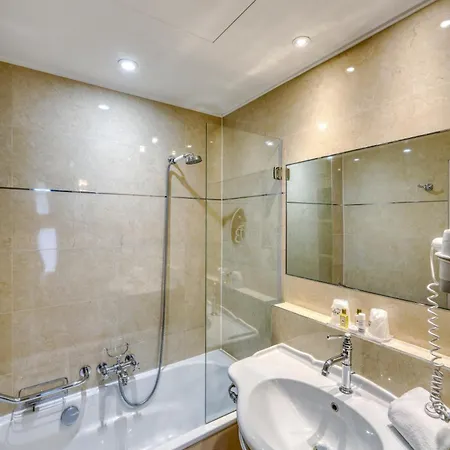 Belfast 4*