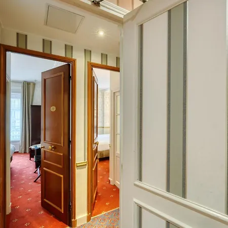 Belfast Hotel 4*