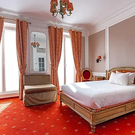 Belfast Hotel 4*