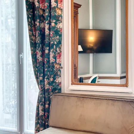 Belfast Hotel 4*